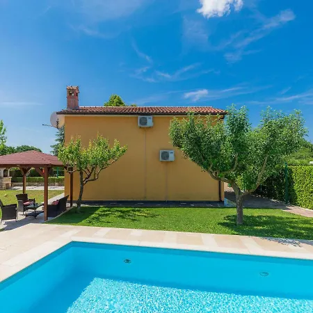 Nikolina - Roj412 By Interhome *